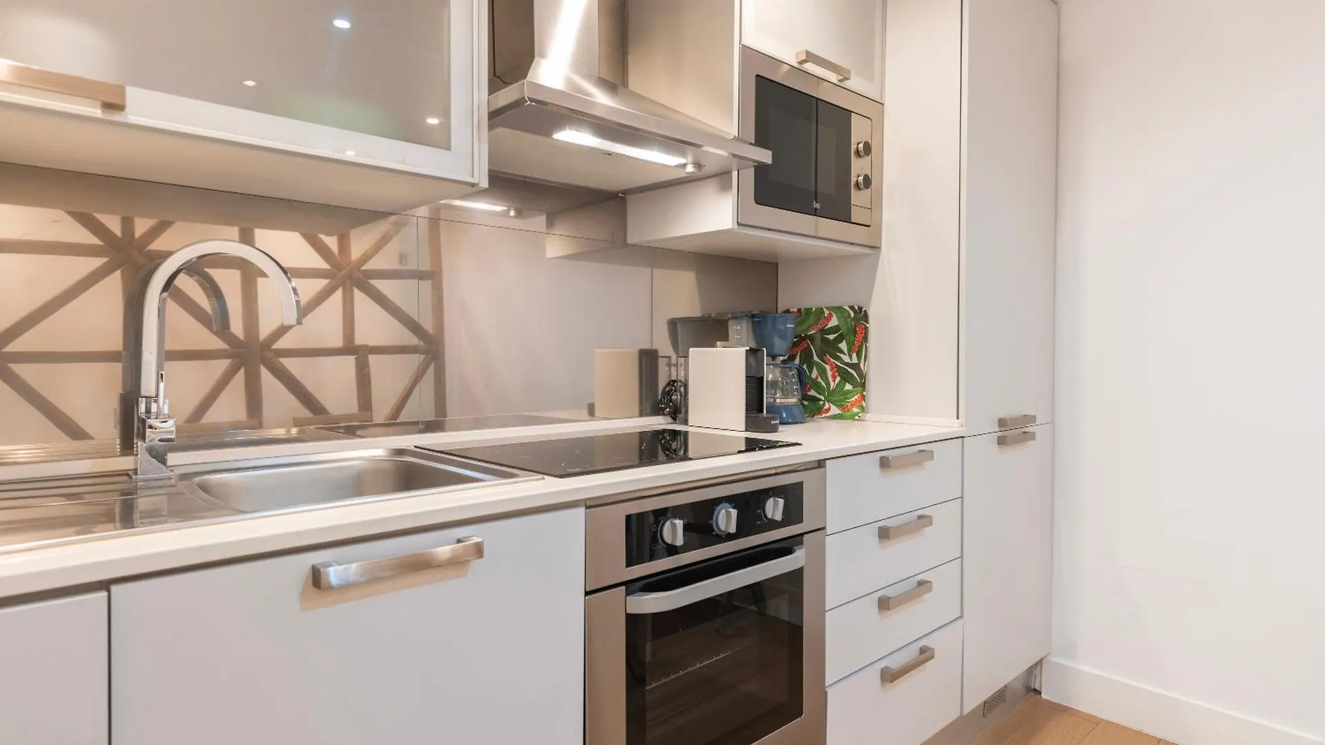 1Bdr With Terrace In Alfama Centre By Lovelystay Lissabon