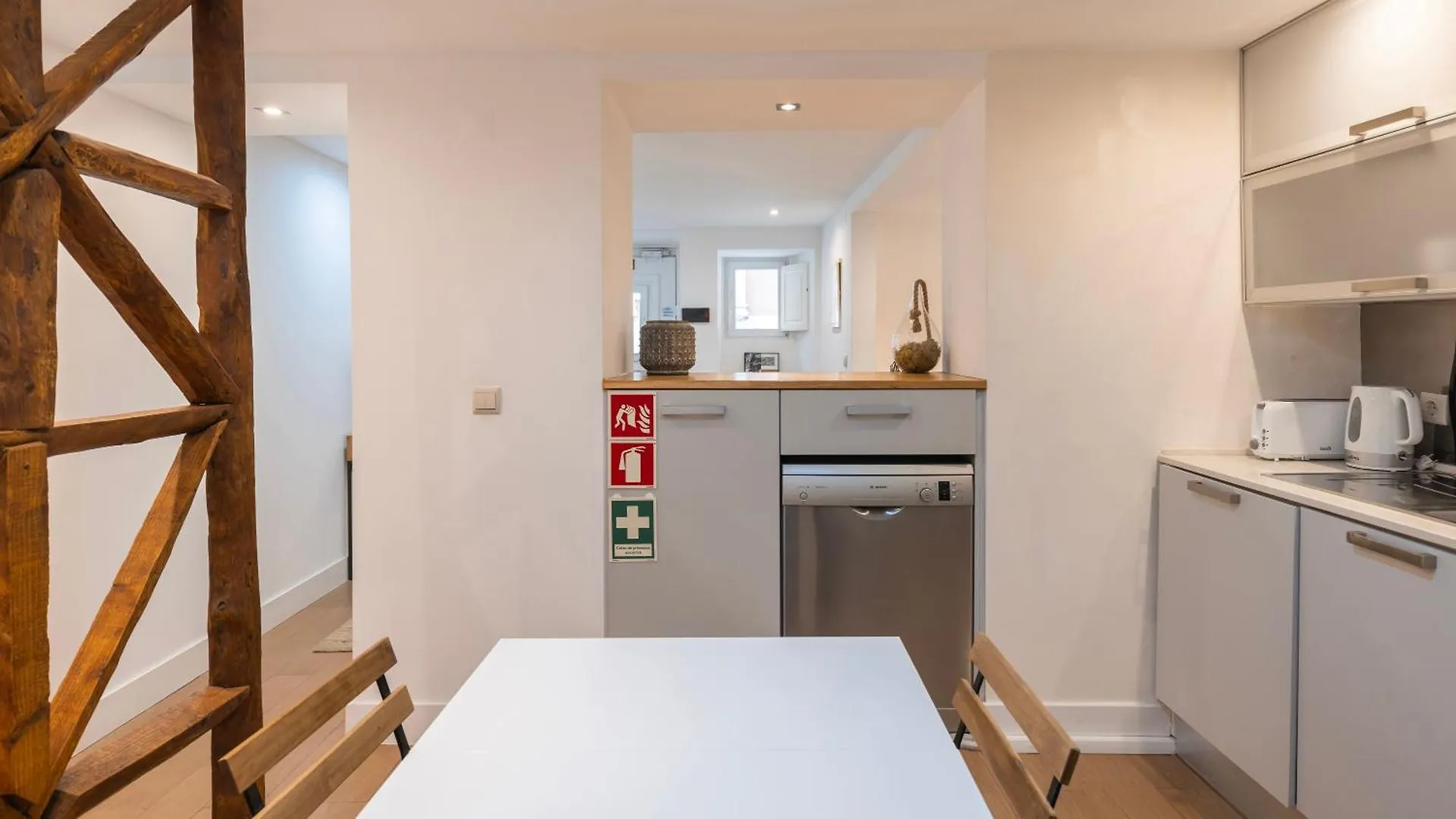1Bdr With Terrace In Alfama Centre By Lovelystay Lissabon Apartment