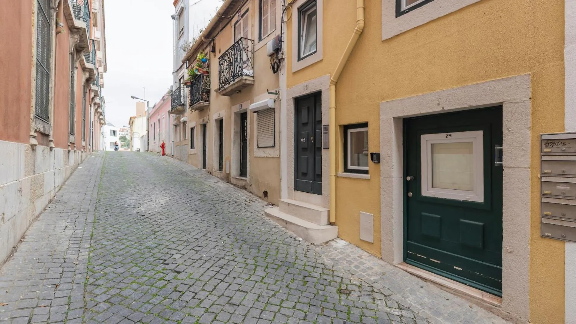 1Bdr With Terrace In Alfama Centre By Lovelystay Lissabon