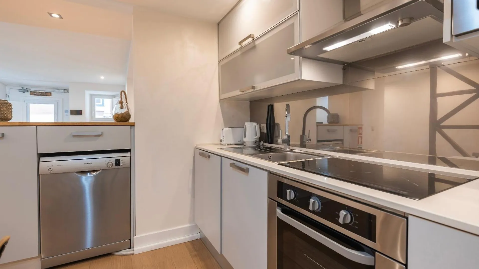 1Bdr With Terrace In Alfama Centre By Lovelystay Lissabon
